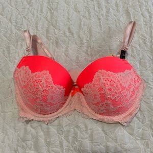 Victoria’s Secret Dream Angles Lined Demi, 32D.